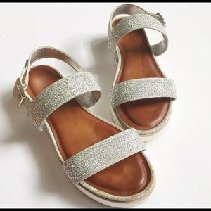 Trendy Silver shimmery sandals